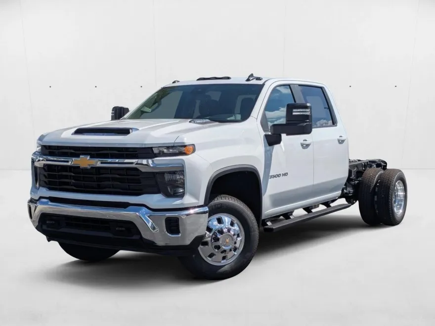 2025 Chevrolet Silverado 3500HD LT photo 1