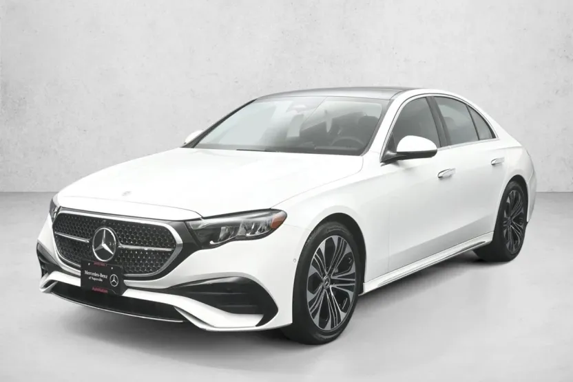 2025 Mercedes Benz E 350 4MATIC photo 1