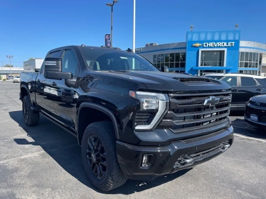 2025 Chevrolet Silverado 3500HD High Country photo 1