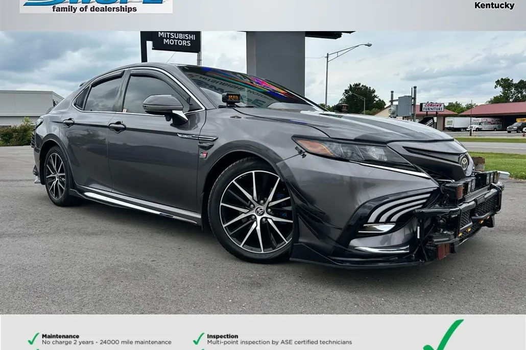 2022 Toyota Camry SE photo 1