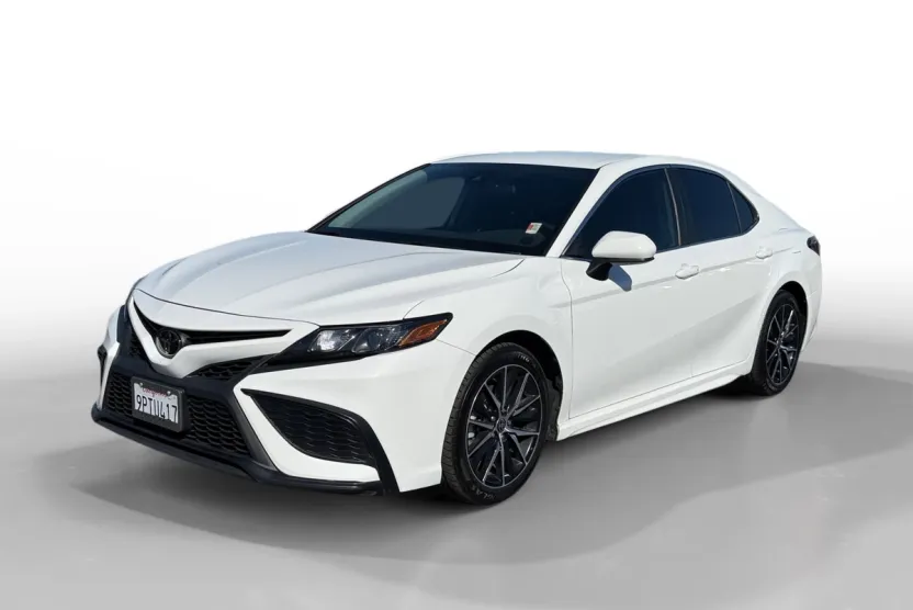 2021 Toyota Camry SE photo 1