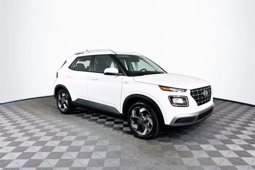 2025 Hyundai Venue SEL photo 1