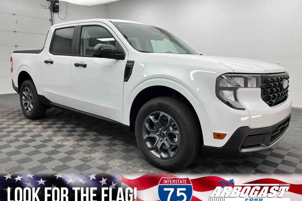 2025 Ford Maverick XLT photo 1