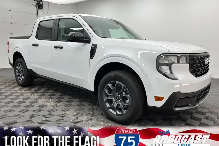 2025 Ford Maverick XLT photo 1