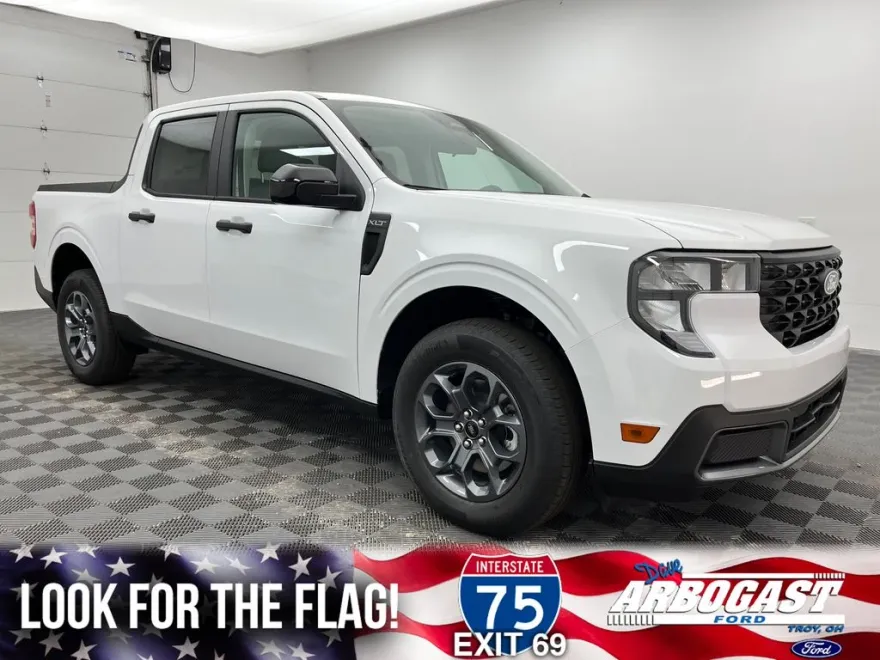 2025 Ford Maverick XLT photo 1