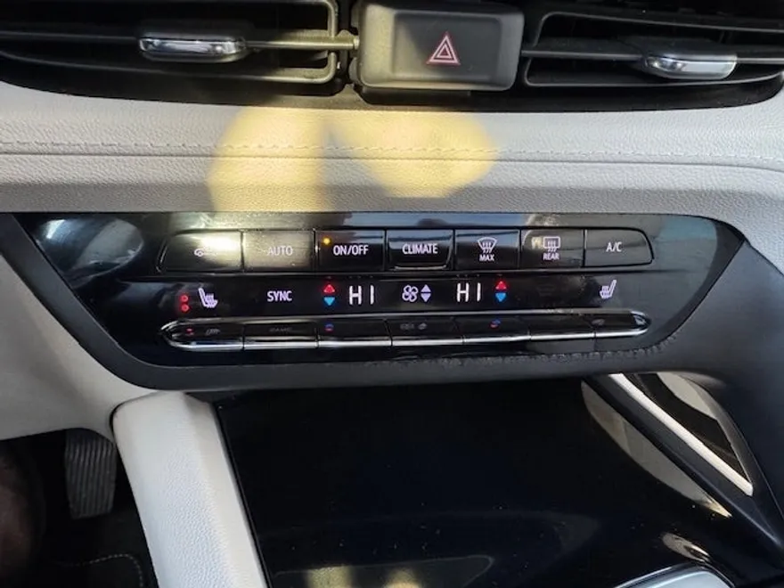 2021 Buick Envision Essence photo 16