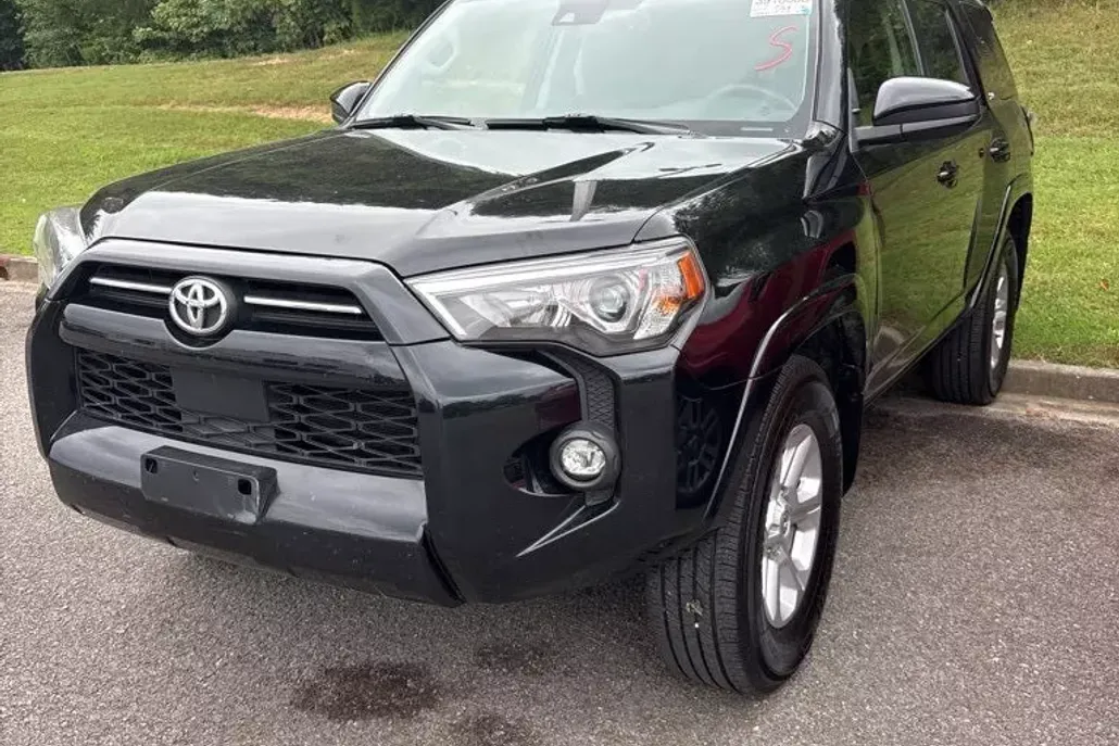 2023 Toyota 4Runner SR5 photo 1