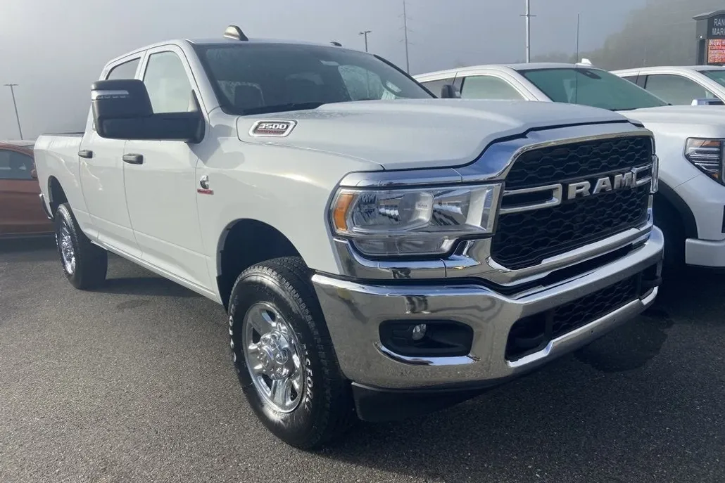 2023 Ram 3500 Tradesman photo 1
