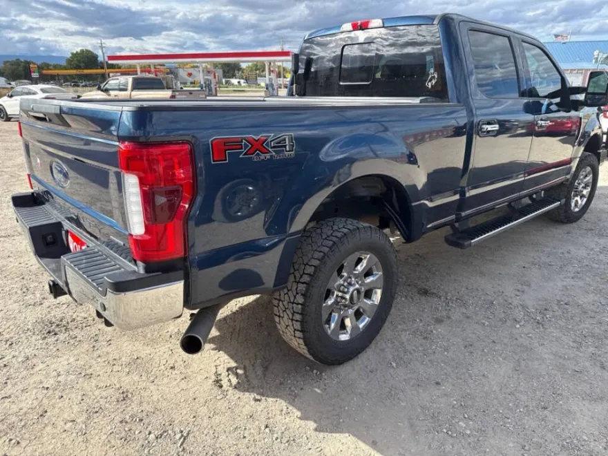 2017 Ford F-250 Lariat photo 1