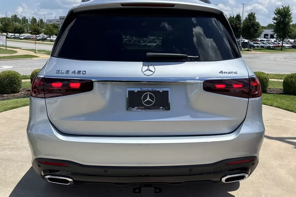 2025 Mercedes Benz GLS 450 4MATIC photo 1