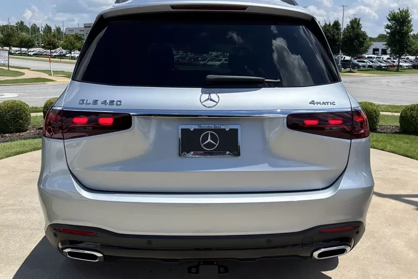 2025 Mercedes Benz GLS 450 4MATIC photo 1