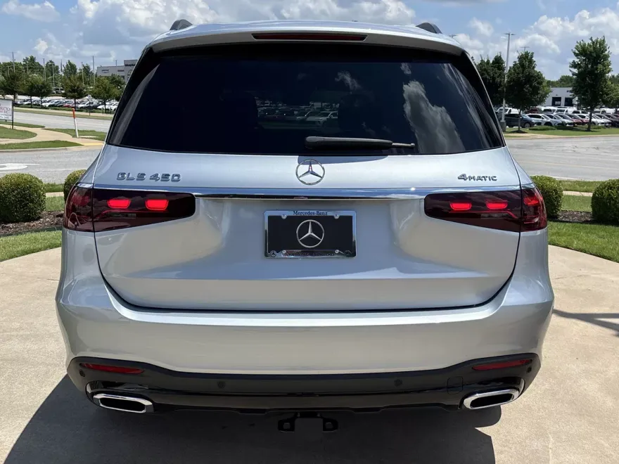 2025 Mercedes Benz GLS 450 4MATIC photo 1
