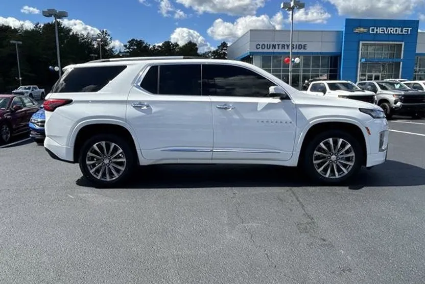 2023 Chevrolet Traverse Premier photo 1