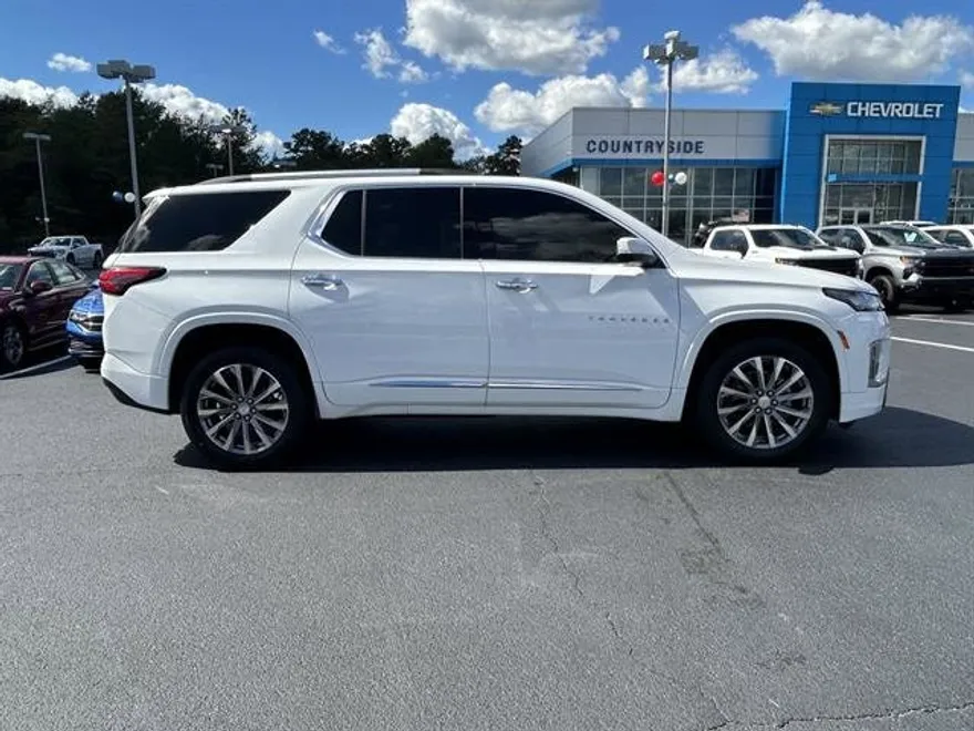 2023 Chevrolet Traverse Premier photo 1