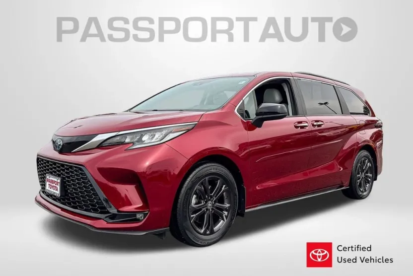 2024 Toyota Sienna XSE photo 1