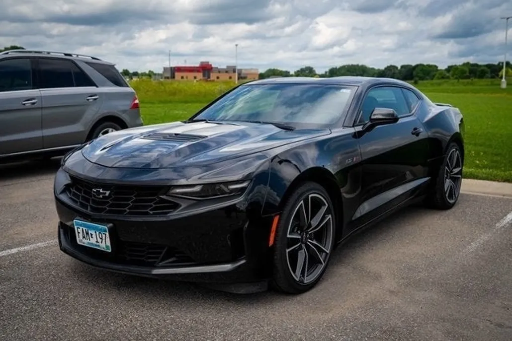 2021 Chevrolet Camaro LT1 photo 1