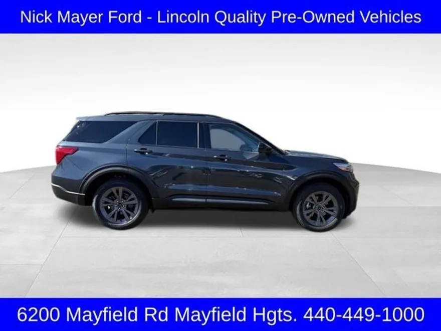 2023 Ford Explorer XLT photo 1