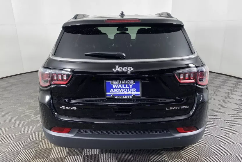 2025 Jeep Compass Limited photo 1