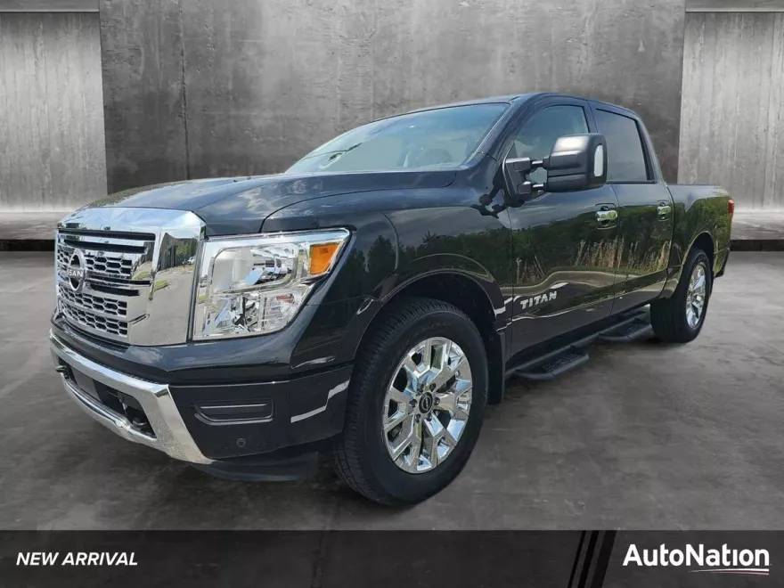 2023 Nissan Titan SV Crew Cab photo 1