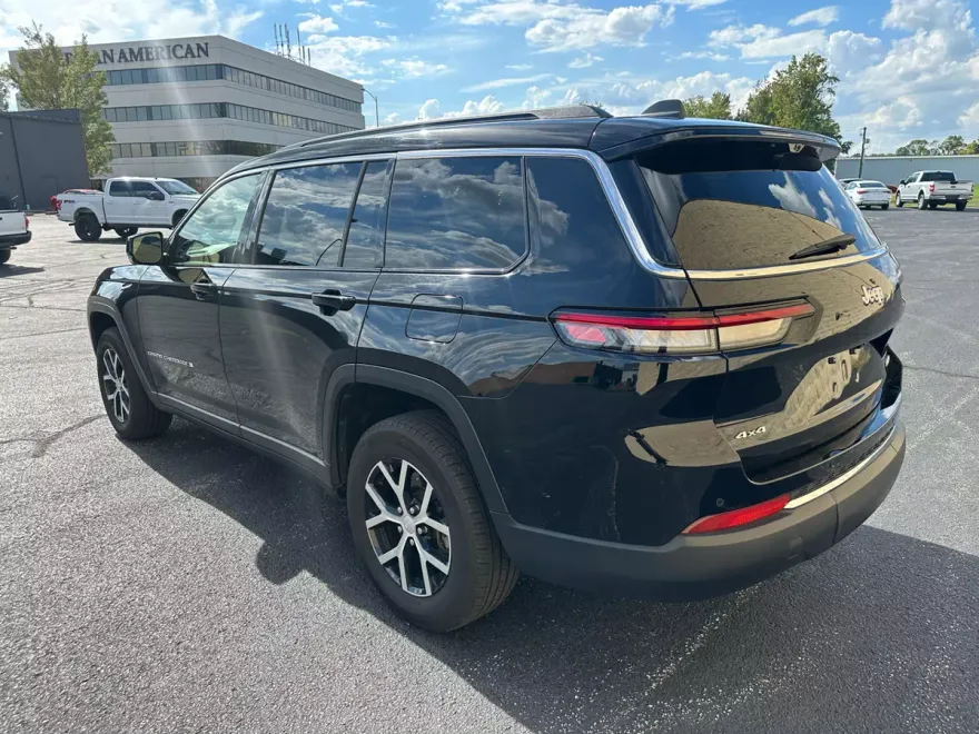 2024 Jeep Grand Cherokee Limited photo 1