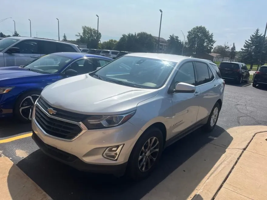 2019 Chevrolet Equinox LT photo 1