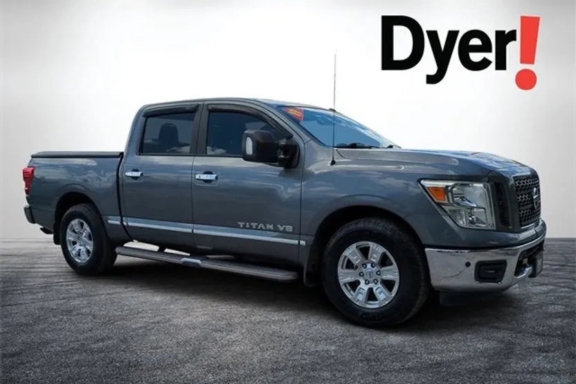 2019 Nissan Titan SV photo 1