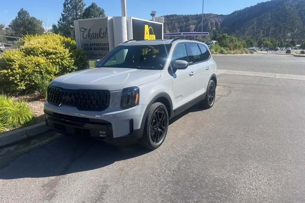 2025 Kia Telluride SX Prestige X-Line photo 1
