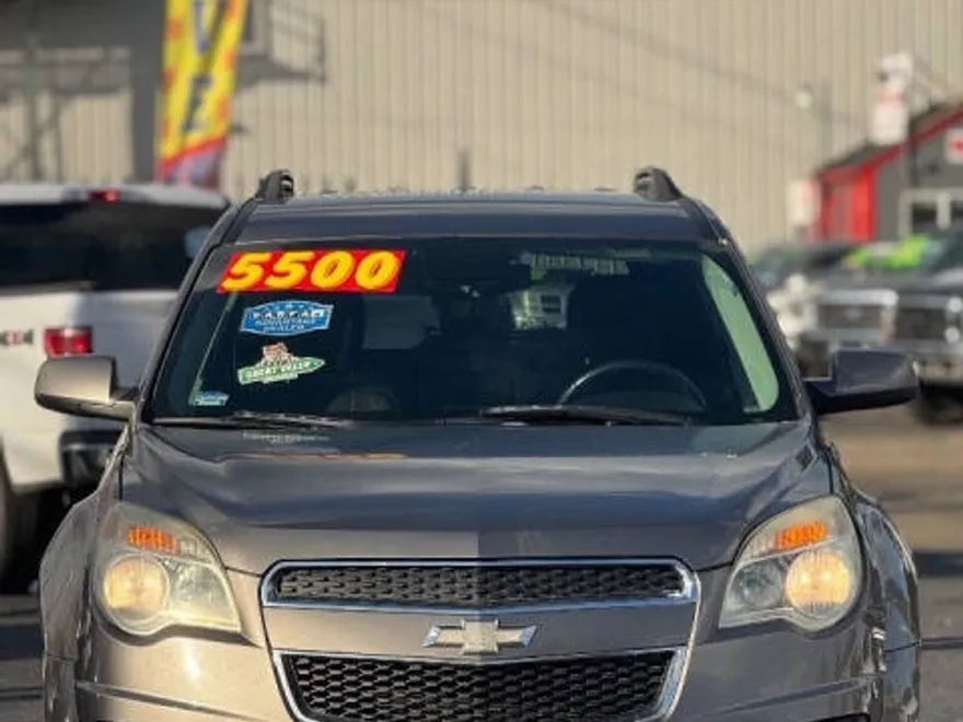 2012 Chevrolet Equinox LT photo 1