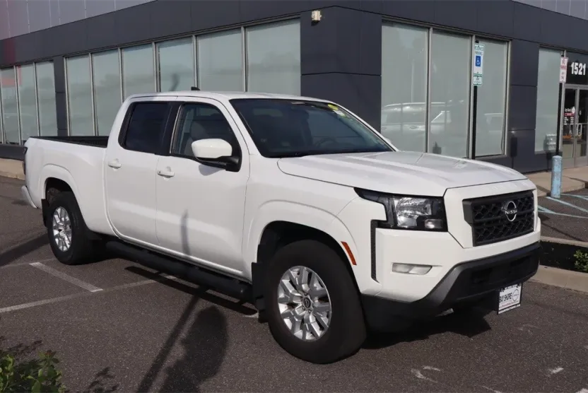 2023 Nissan Frontier SV photo 1