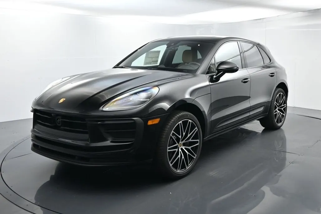 2026 Porsche Macan T photo 1
