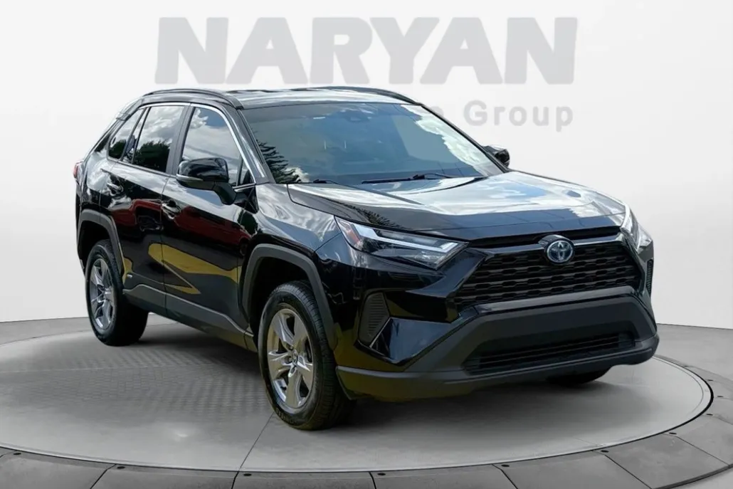 2023 Toyota RAV4 Hybrid XLE photo 1
