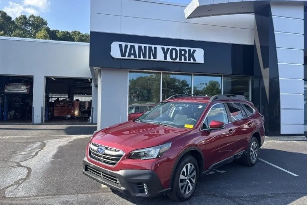 2021 Subaru Outback Premium photo 1
