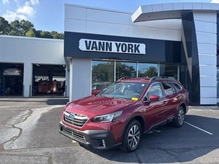 2021 Subaru Outback Premium photo 1