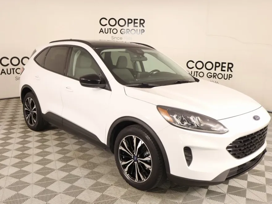 2021 Ford Escape SE Hybrid photo 1