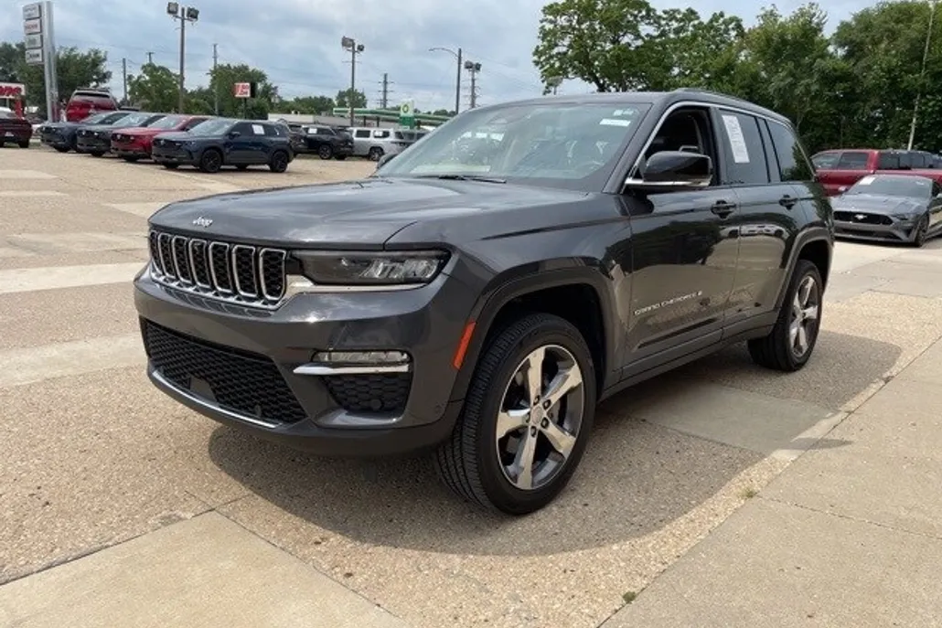 2022 Jeep Grand Cherokee Limited photo 1