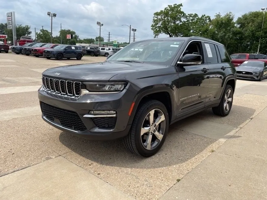 2022 Jeep Grand Cherokee Limited photo 1