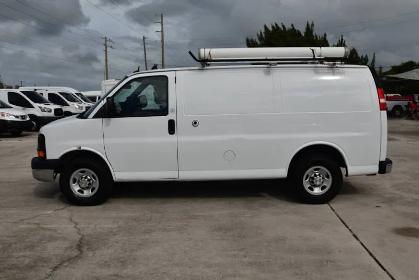 2014 Chevrolet Express 2500 Cargo Van photo 1