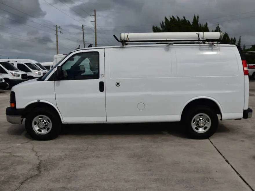 2014 Chevrolet Express 2500 Cargo Van photo 1