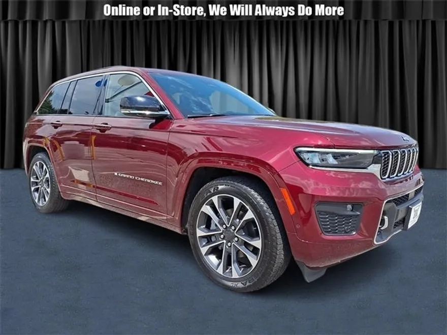 2023 Jeep Grand Cherokee Overland photo 1