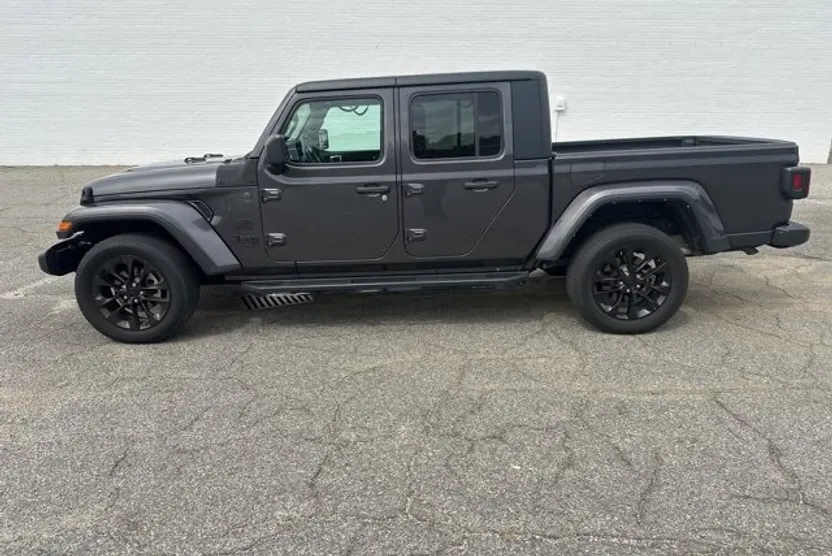 2022 Jeep Gladiator Sport S photo 1
