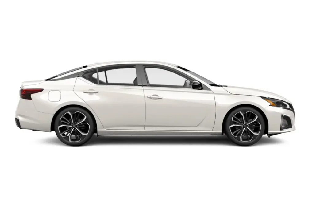 2025 Nissan Altima SR photo 1