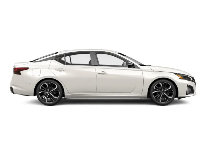 2025 Nissan Altima SR photo 1