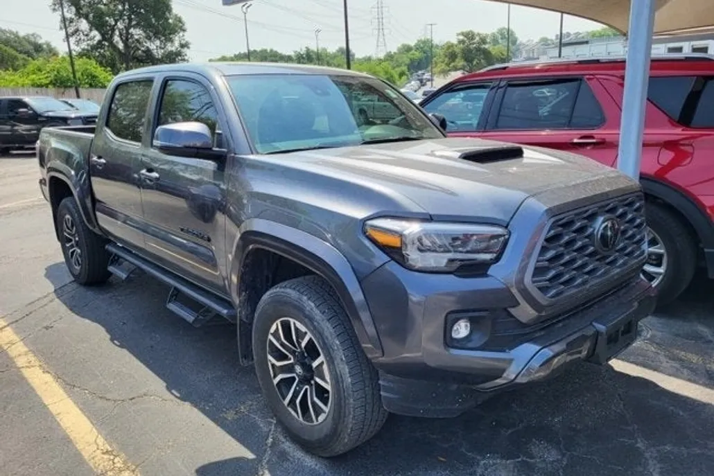 2023 Toyota Tacoma TRD Sport photo 1