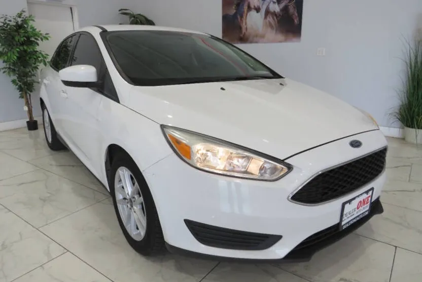 2018 Ford Focus SE photo 1