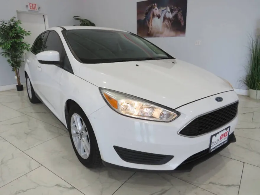 2018 Ford Focus SE photo 1