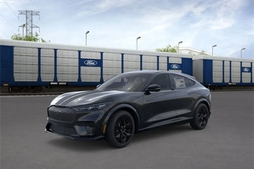 2025 Ford Mustang Mach-E GT photo 1