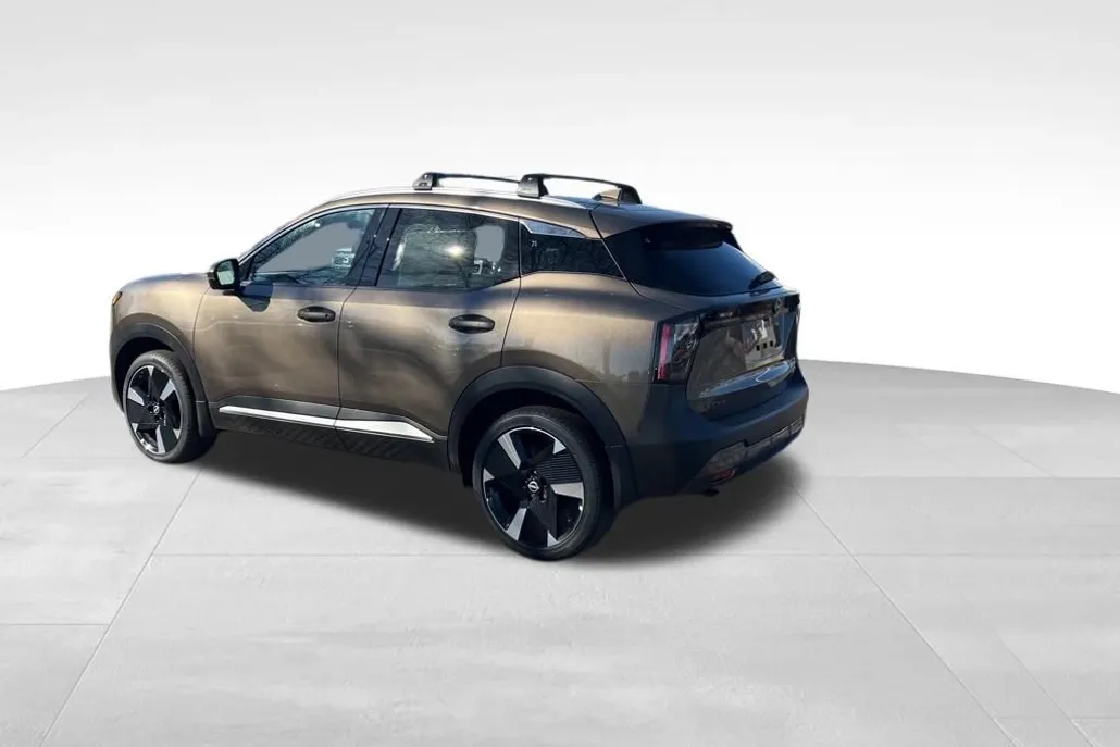 2025 Nissan Kicks SR photo 1