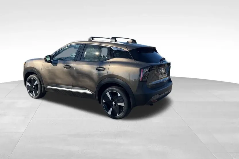 2025 Nissan Kicks SR photo 1