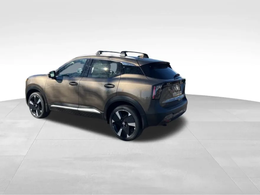 2025 Nissan Kicks SR photo 1
