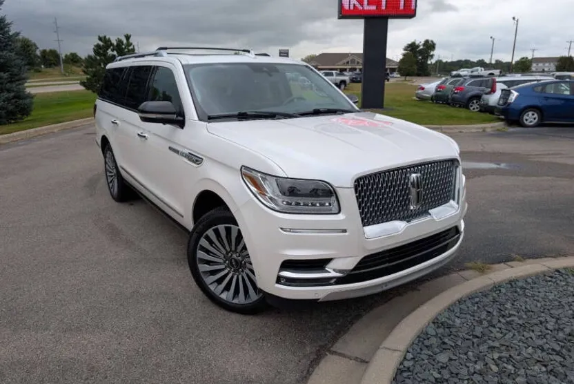 2019 Lincoln Navigator L Reserve photo 1